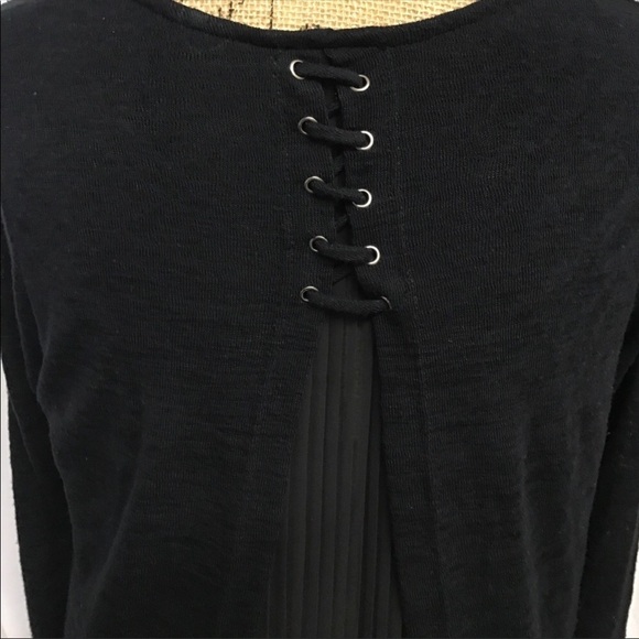W5 Black Sweater with surprise Back Size M - Picture 3 of 6